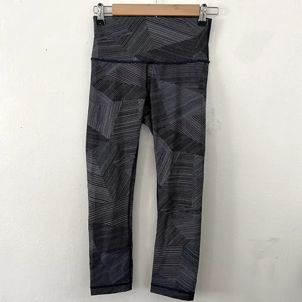 Lululemon Capri leggings EUC